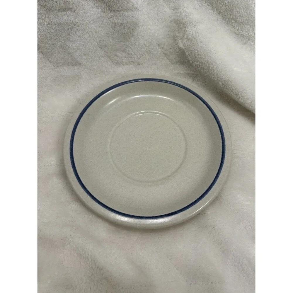 Vintage Coffee / Tea Cup(7) & Saucer(7) Pfaltzgraff Yorktowne - Set of 7
